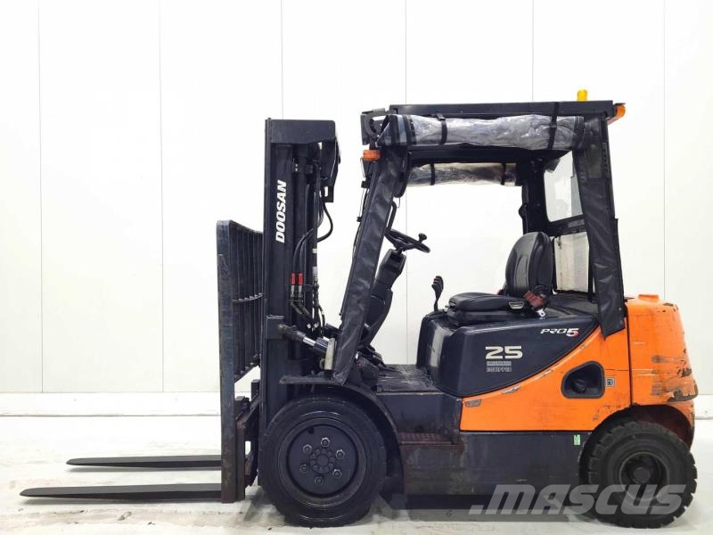 Doosan D25S-5 Dīzeļa autoiekrāvēji