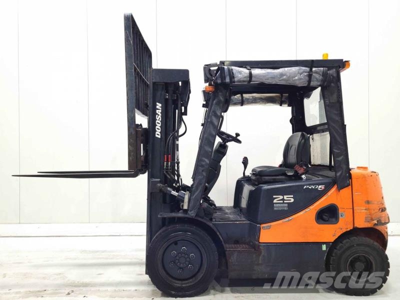Doosan D25S-5 Dīzeļa autoiekrāvēji