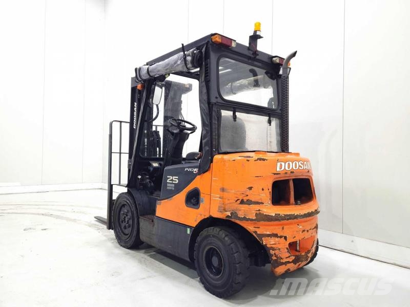 Doosan D25S-5 Dīzeļa autoiekrāvēji