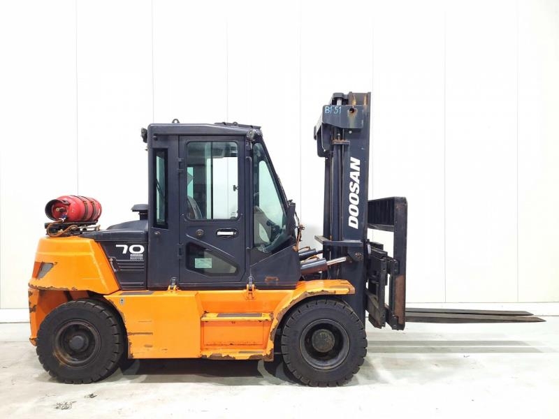 Doosan G70S-7 Камиони с АГУ