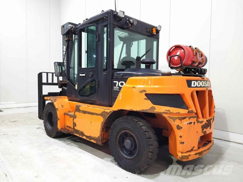 Doosan G70S-7 Камиони с АГУ