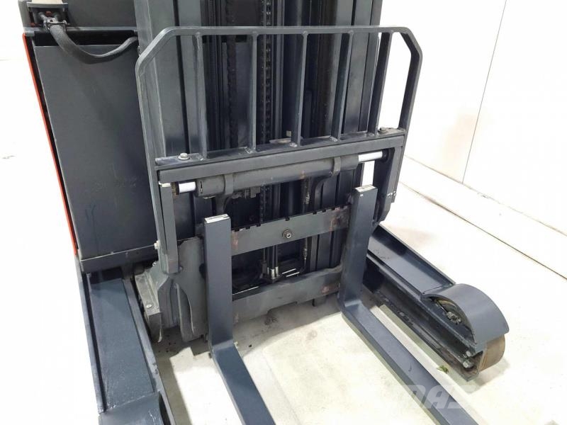Linde R14-01 RENTAL Skyvemasttruck