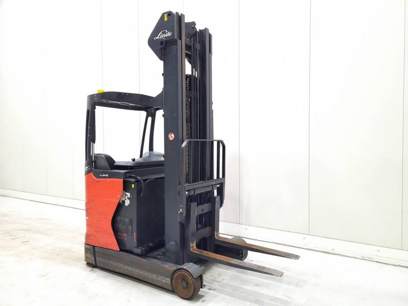Linde R16N-01 Reach trucks