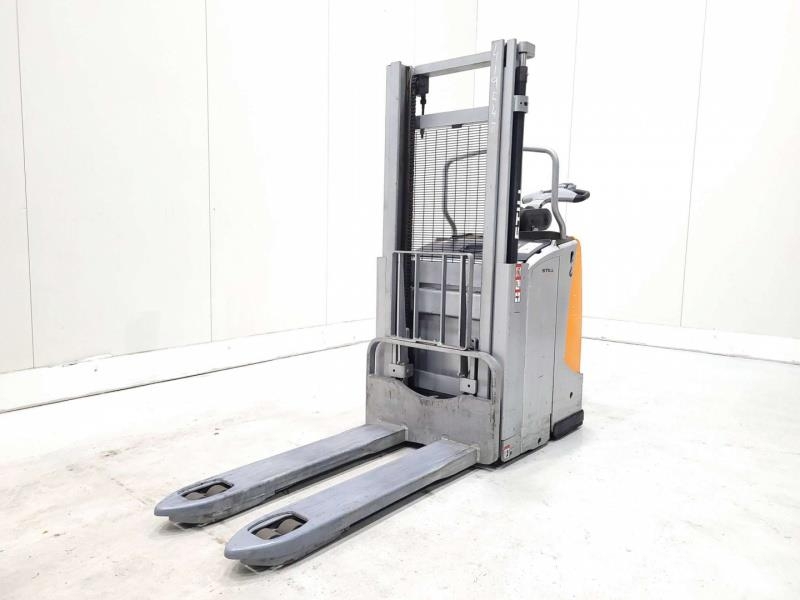Still EXD20 Platform stackers