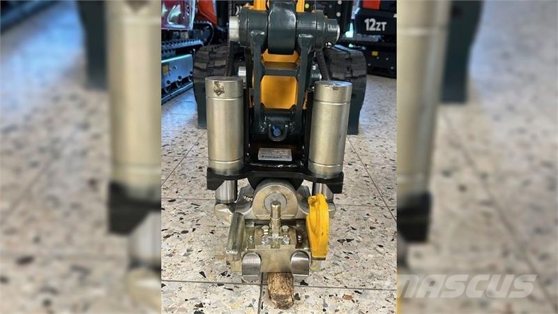 Hyundai HX10A NY MODEL, TILTMAN S30-150 Miniexcavadoras