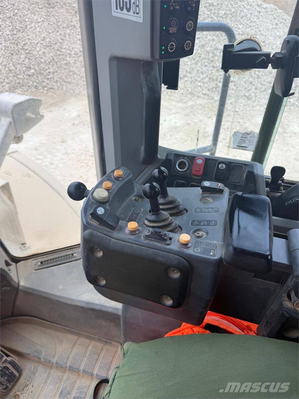 CAT 980M Фронтальні навантажувачі