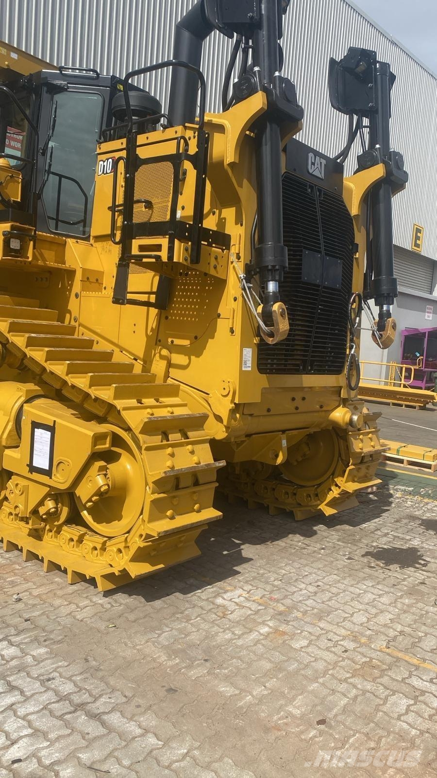 CAT D10T Kāpurķēžu buldozeri
