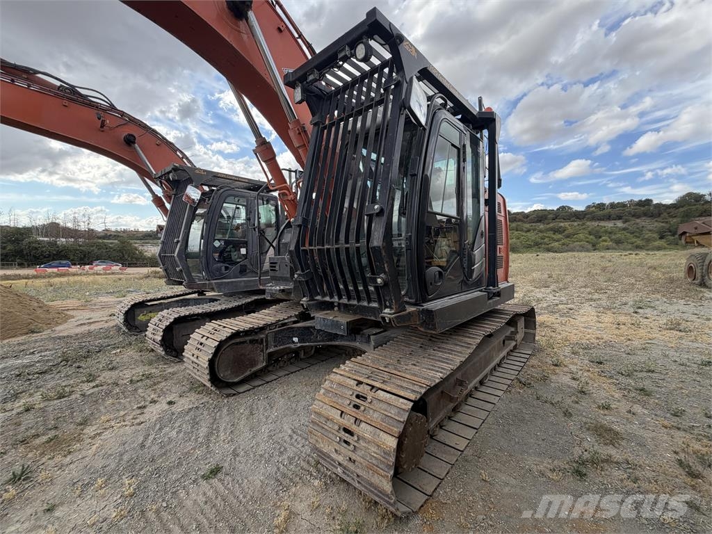 Hitachi ZX225-5 Crawler excavators