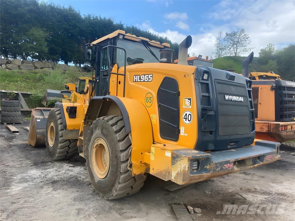 Hyundai HL965 لوادر بعجل