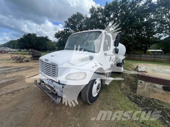 Freightliner BUSINESS CLASS M2 106 صهاريج مياه