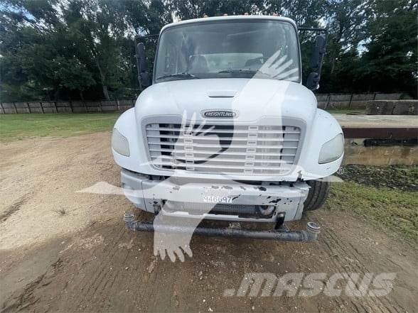 Freightliner BUSINESS CLASS M2 106 صهاريج مياه