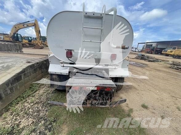 Freightliner BUSINESS CLASS M2 106 صهاريج مياه