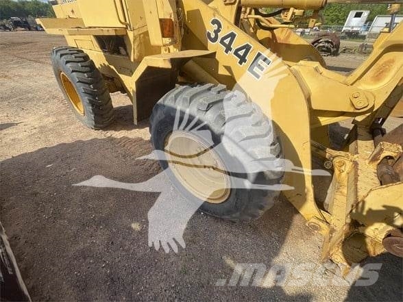 John Deere 344E Incarcator pe pneuri