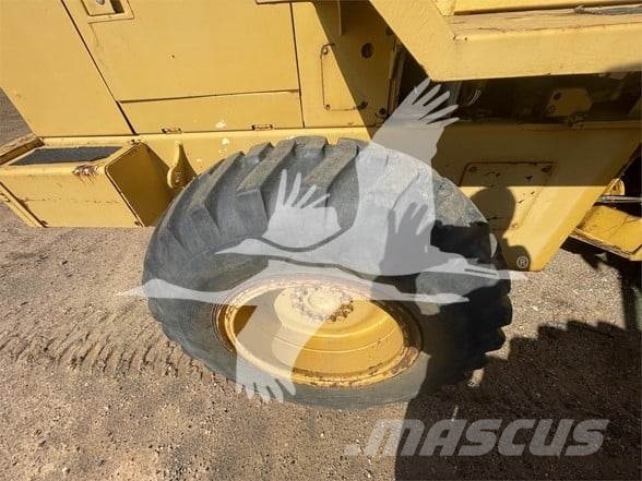 John Deere 344E Incarcator pe pneuri