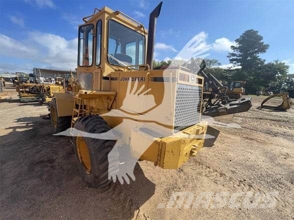 John Deere 344E Incarcator pe pneuri