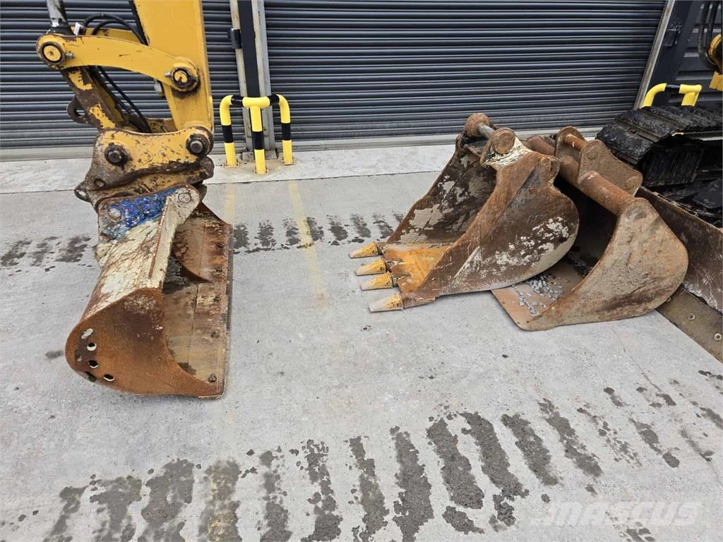 CAT 308CR 中型油圧ショベル 7ｔ-12ｔ（ユンボ・パワーショベル・バックホー）