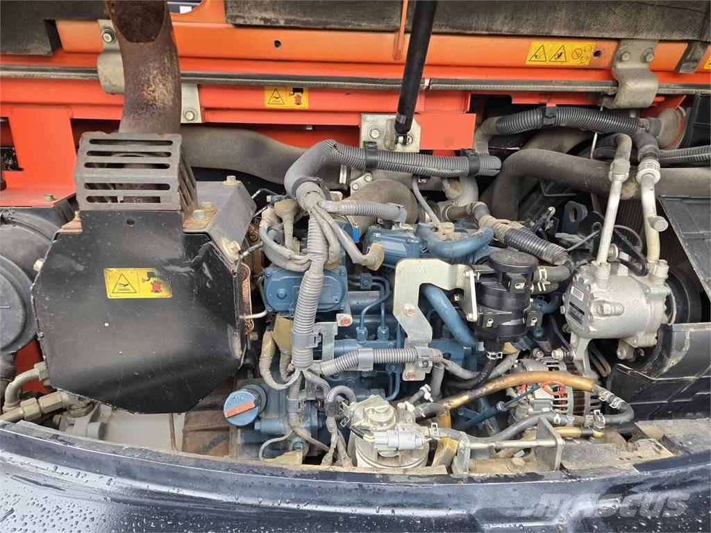 Kubota KX080-4 Közepes (midi) kotrók 7 t - 12 t