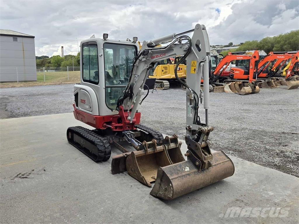 Takeuchi TB225 Minigravere <7t