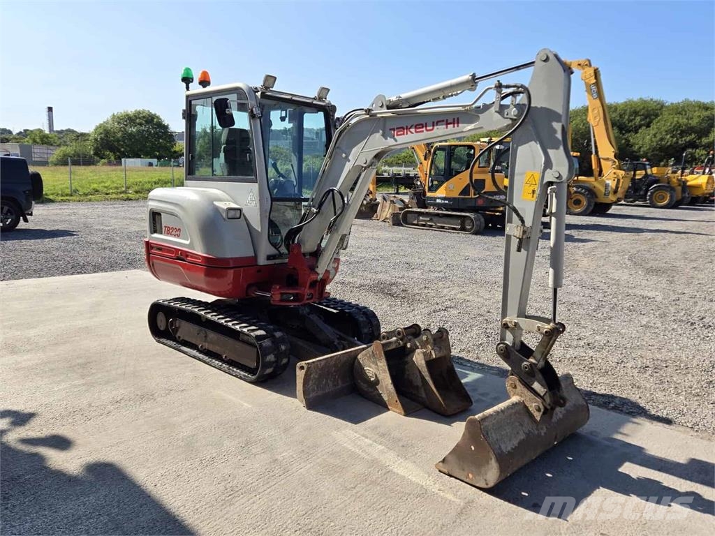 Takeuchi TB230 Construction - Autres