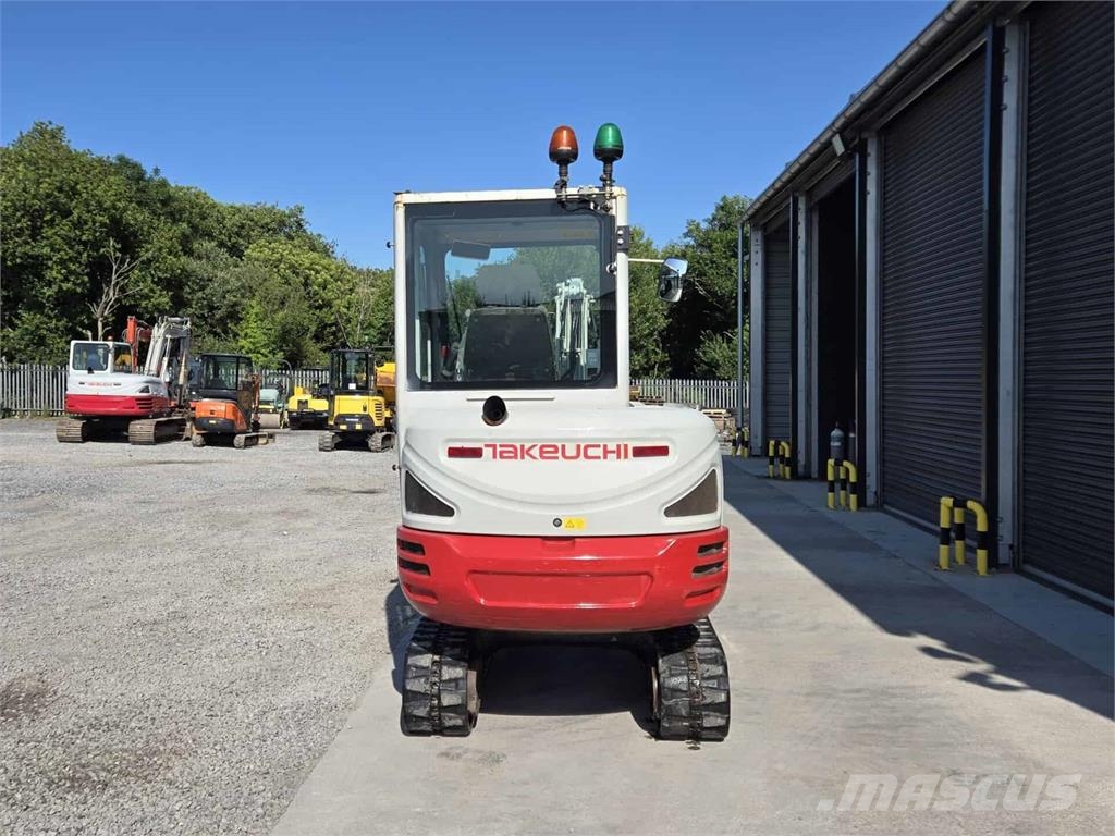 Takeuchi TB230 Construction - Autres