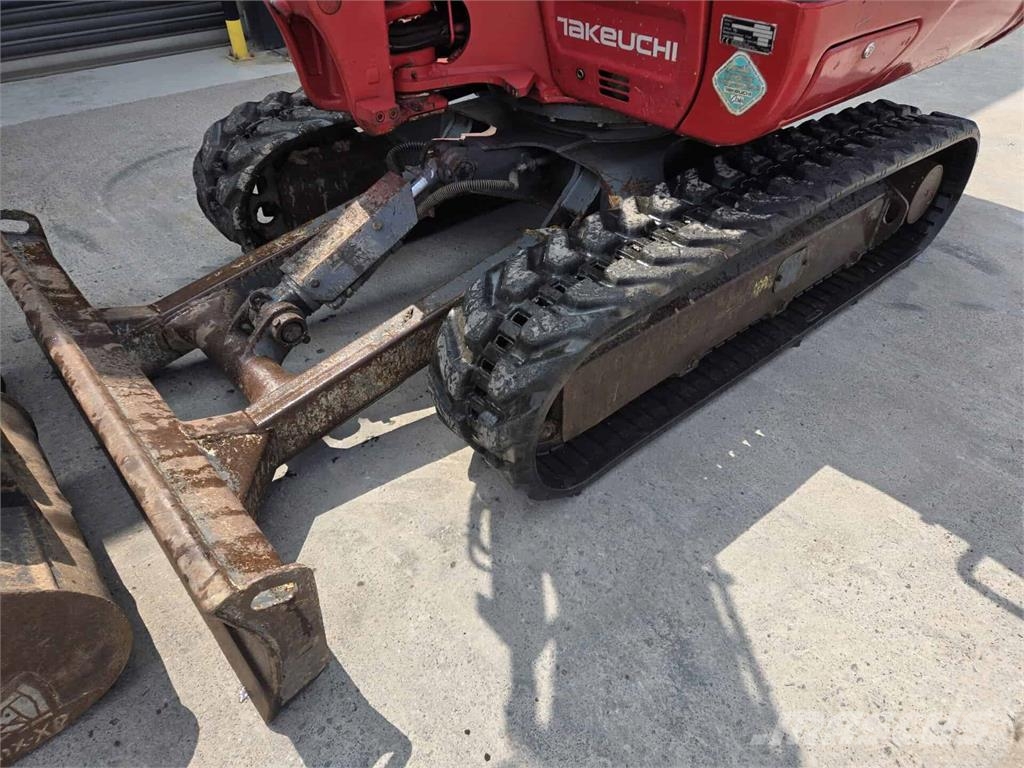 Takeuchi TB230 Minigravemaskiner