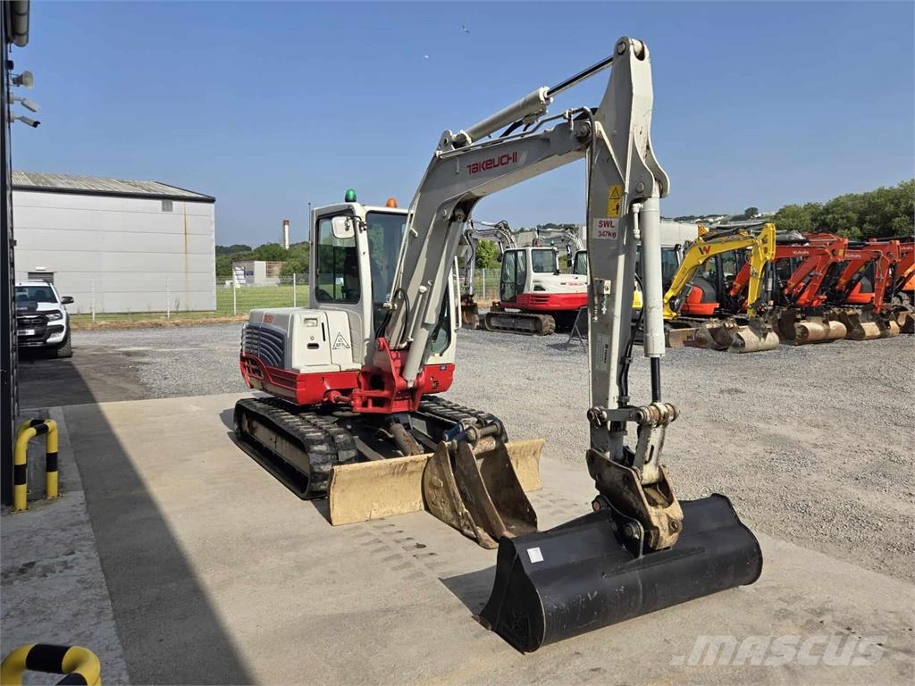 Takeuchi TB250 Средни екскаватори 7т - 12т