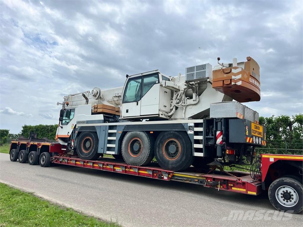 Liebherr LTM 1055 Tracked cranes