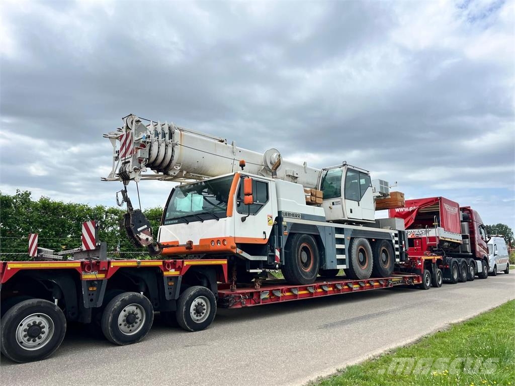 Liebherr LTM 1055 Tracked cranes
