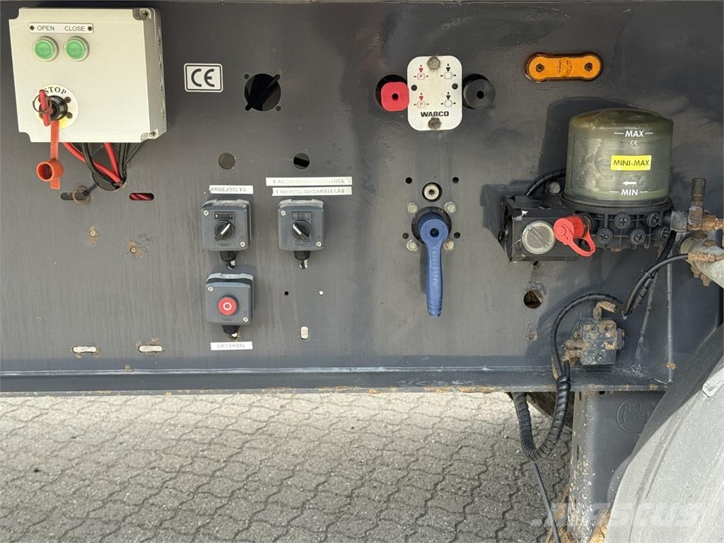AMT 4-aks 36m3 letvægt tiptrailer m. automatpresenning Tipptrailer