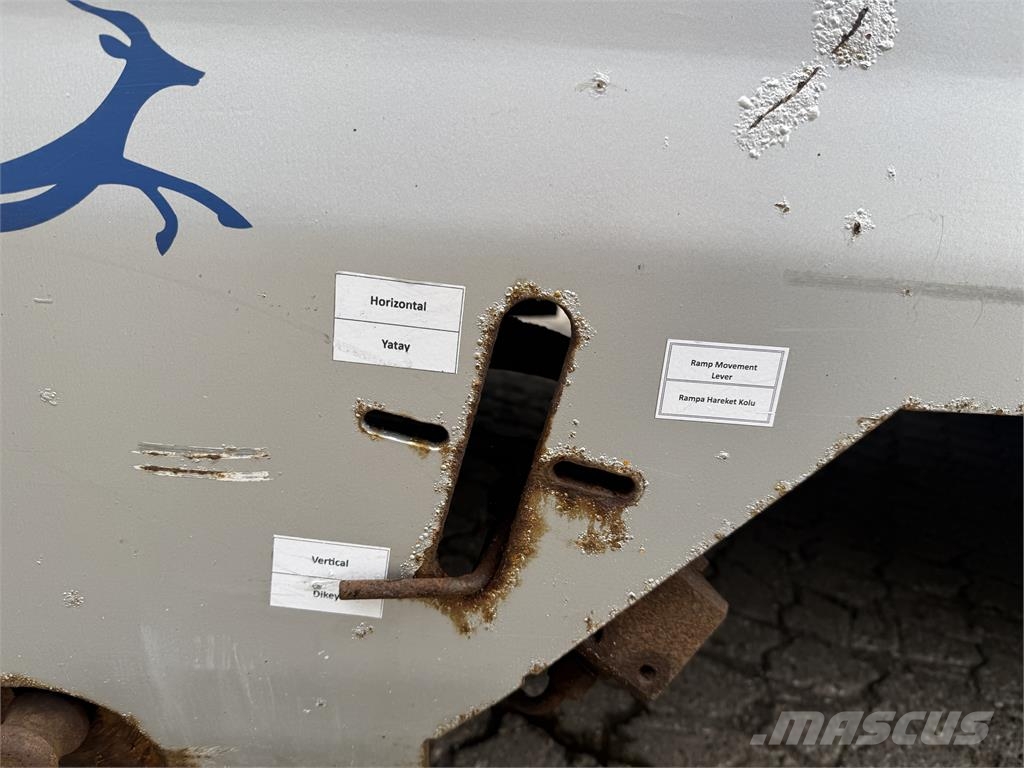 Ceylan 3-aks Maskintrailer m. hydrauliske ramper Poluprikolice labudice