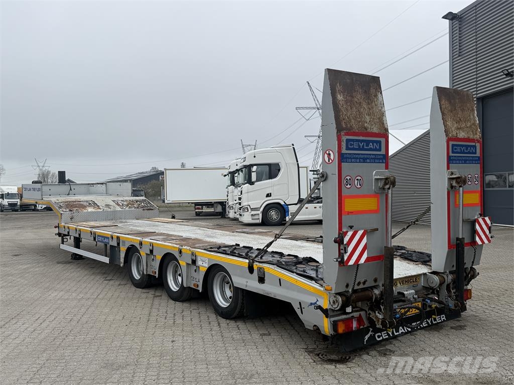 Ceylan 3-aks Maskintrailer m. hydrauliske ramper Poluprikolice labudice