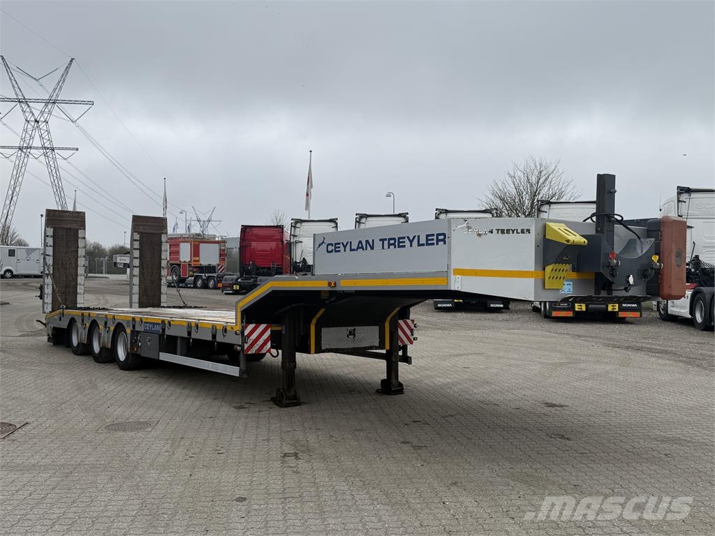 Ceylan 3-aks Maskintrailer m. hydrauliske ramper Poluprikolice labudice
