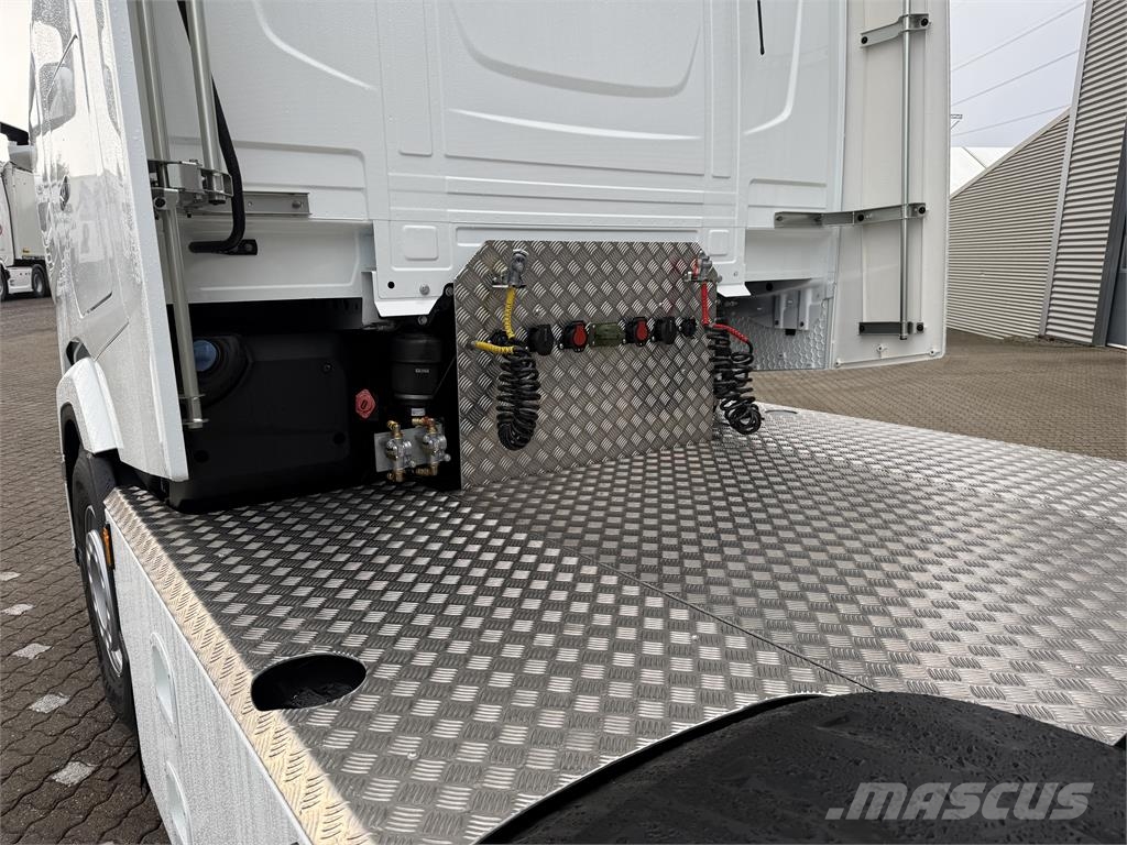 DAF XG530 FTG Twinsteer Vlačilci
