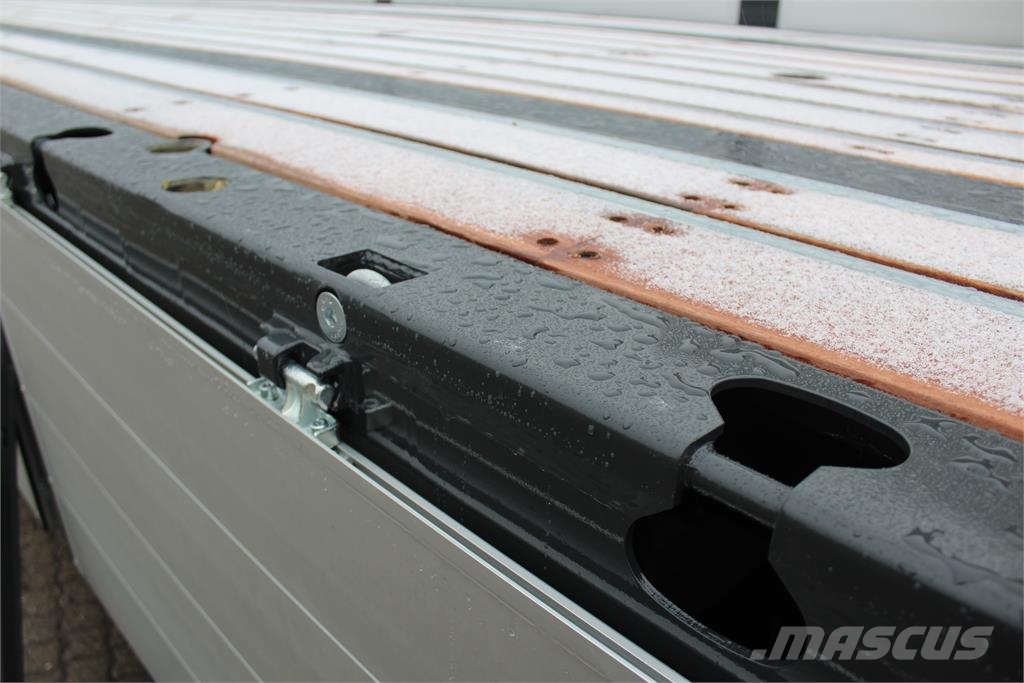 Hangler 13,60 med containerlåse Semi-trailer med lad/flatbed