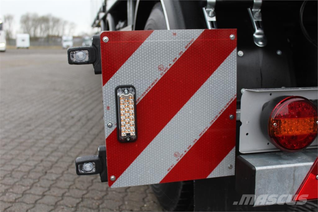 Hangler 13,60 med containerlåse Semi-trailer med lad/flatbed