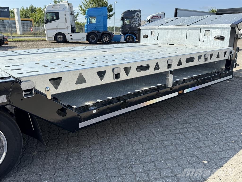 Hangler 3-aks AgroLine maskintrailer med hjulbrønde Diepladers
