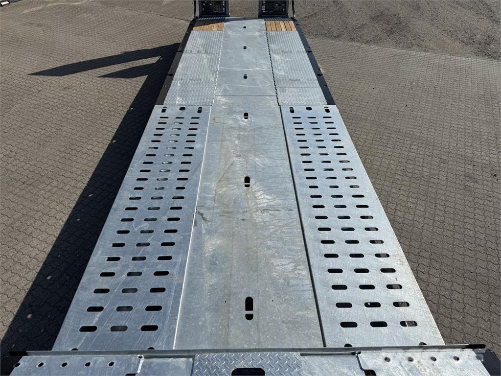 Hangler 3-aks AgroLine maskintrailer med hjulbrønde Diepladers