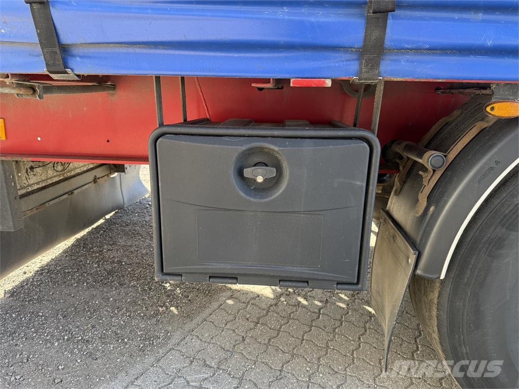 Hangler 3-aks gardintrailer Tents puspiekabes