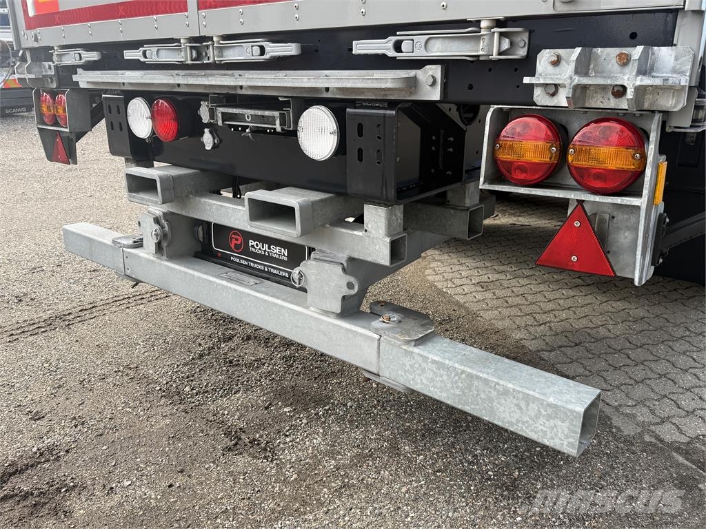 Kässbohrer 3-aks gardintrailer med truckbeslag Curtain sider semi-trailers