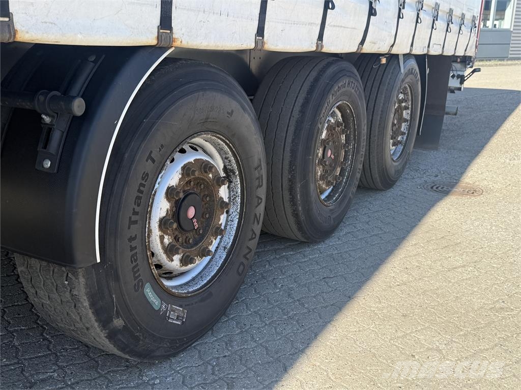 Kel-Berg 3-aks gardintrailer stålbund + Zepro 2500kg lift Tents puspiekabes