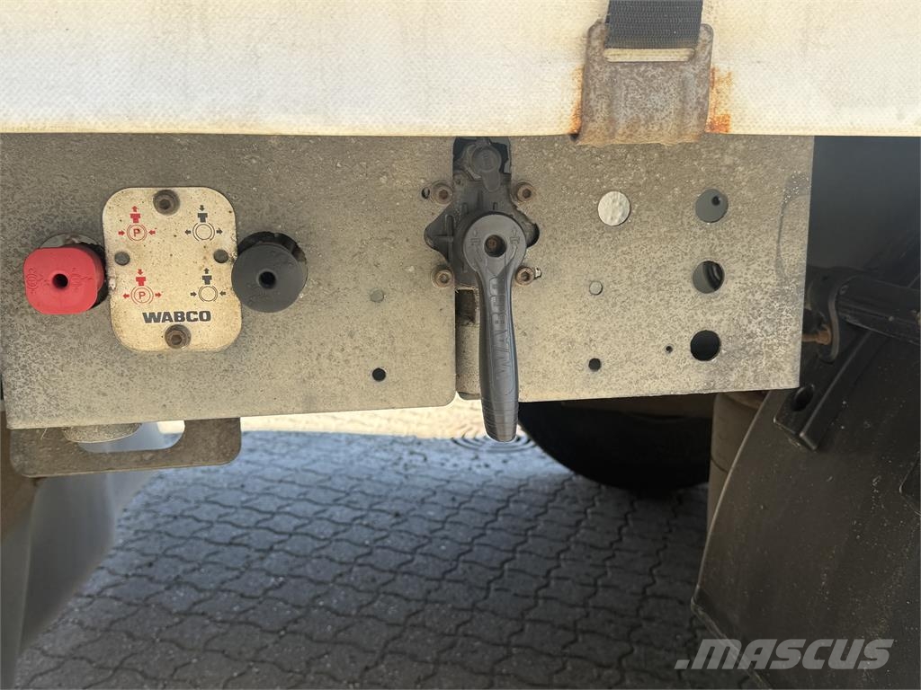 Kel-Berg 3-aks gardintrailer stålbund + Zepro 2500kg lift Tents puspiekabes