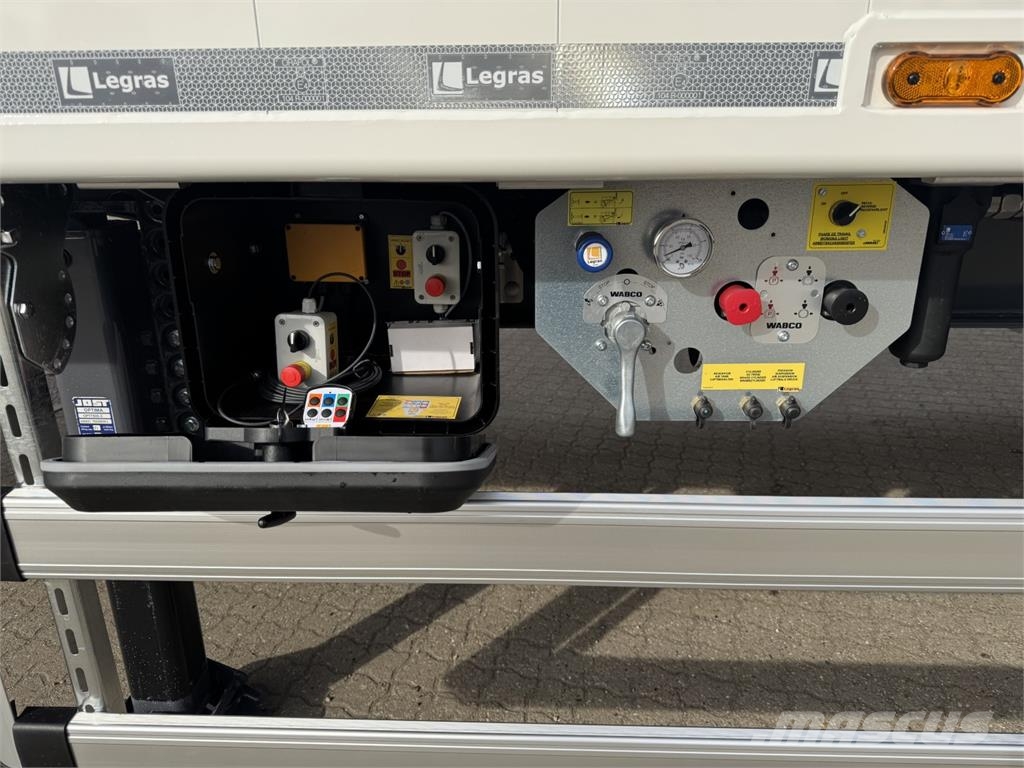 Legras 3-aks VBK automatpresenning 自装卸半拖车