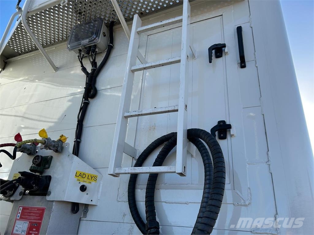 Legras 4-aks 91m3 med sideåbning. أنصاف المقطورات ذات سطح متحرك