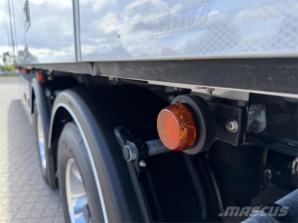 Närko 3-aks bokstrailer ADR EXII dobbeltstock Box body semi-trailers