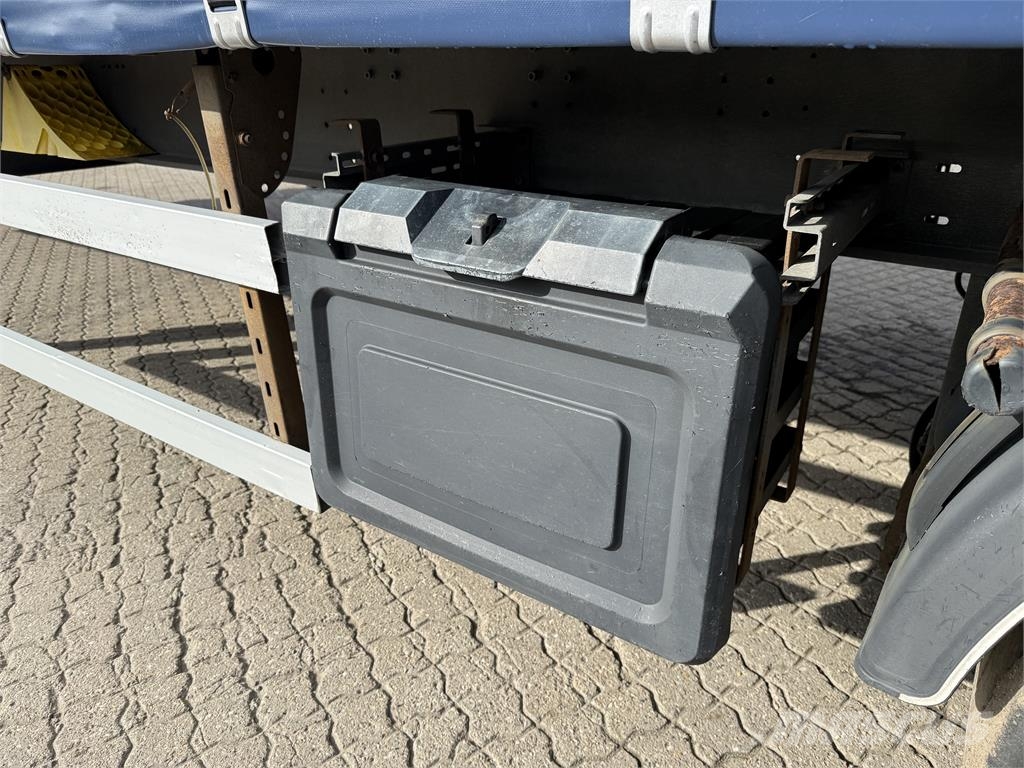 Nordic Trailer 3-aks gardintrailer med Anti-Ice tag Curtainsiderauflieger