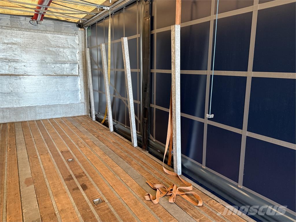 Nordic Trailer 3-aks gardintrailer med Anti-Ice tag Curtainsiderauflieger