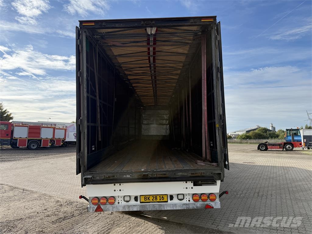 Nordic Trailer 3-aks gardintrailer med Anti-Ice tag Curtainsiderauflieger