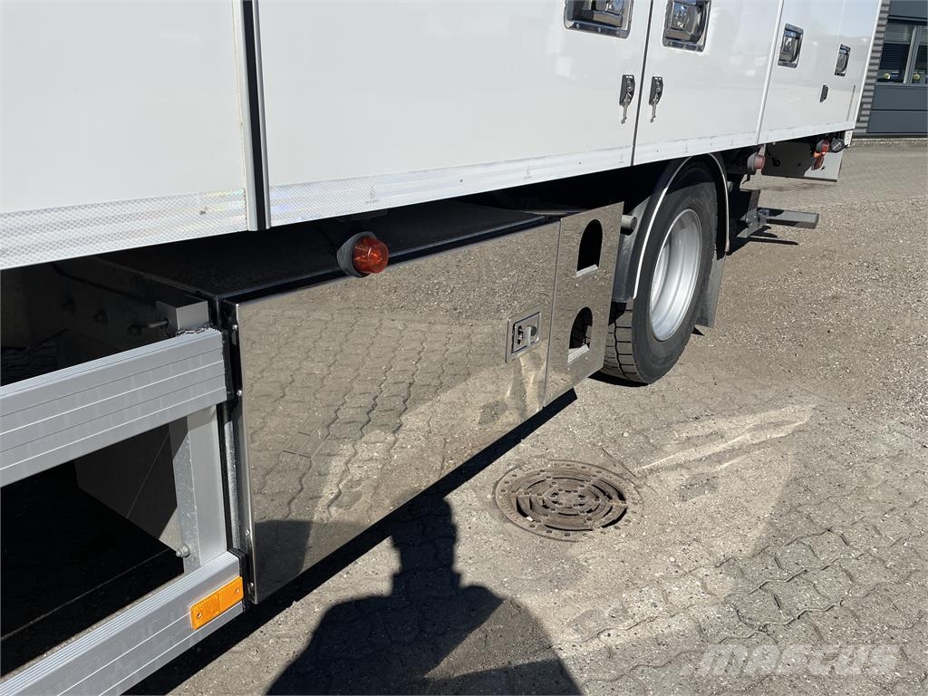 Renault D16.280 Foldedørskasse Skapbiler