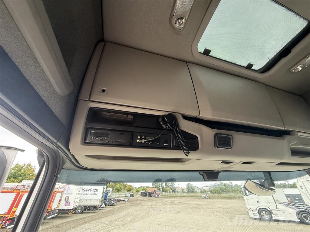 Scania 660S 6x2 Boogie Tractor Units