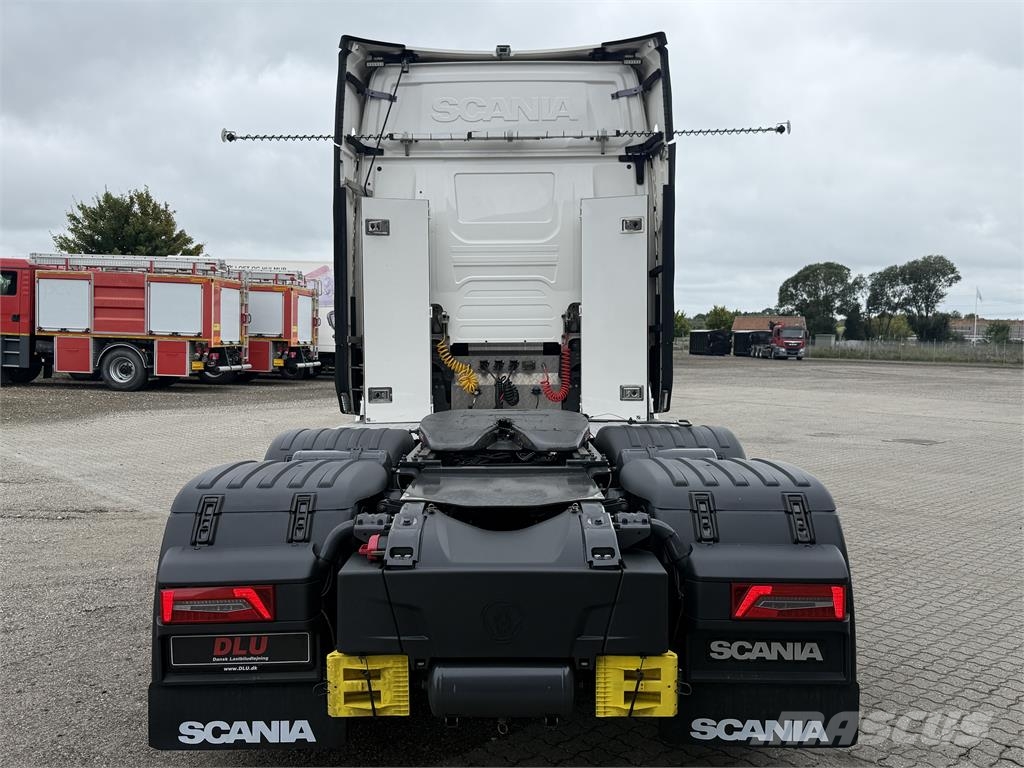 Scania 660S 6x2 Boogie Tractor Units